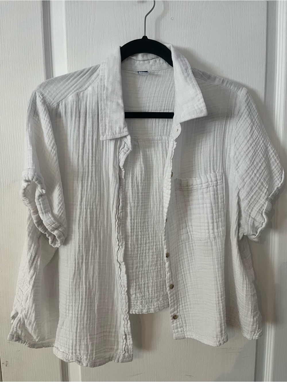 Old Navy Off White Women’s Cropped Lightweight Gauze Button-Down Shirt